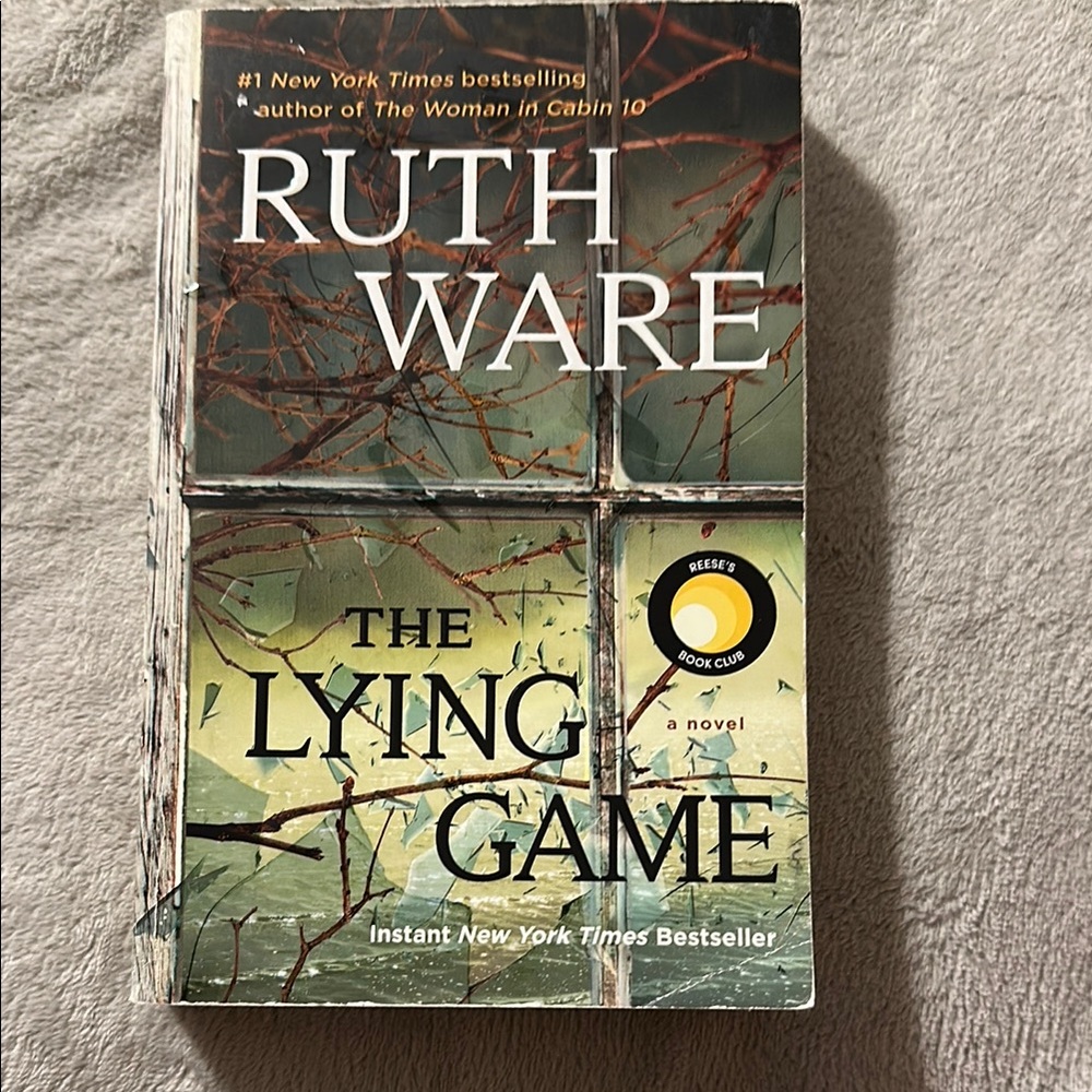 The Lying Game. Paperback book by Ruth Ware
